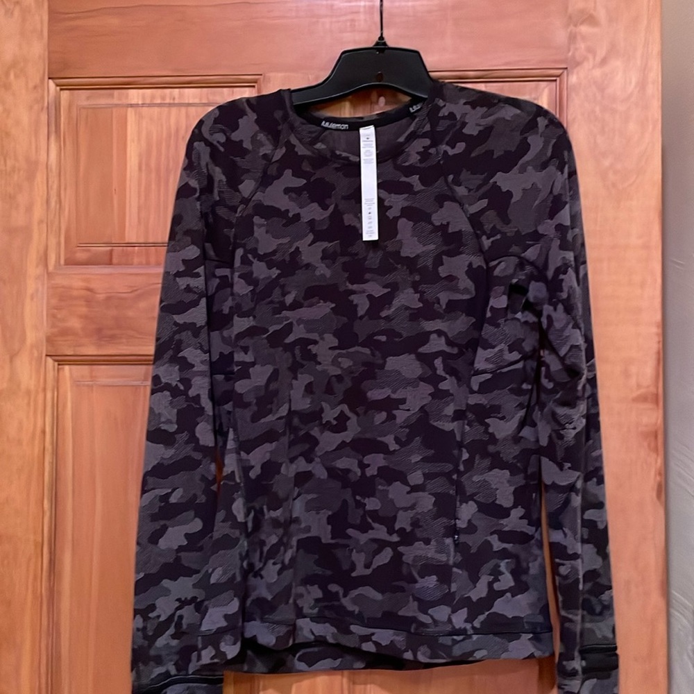 Lululemon like new camo long sleeve
